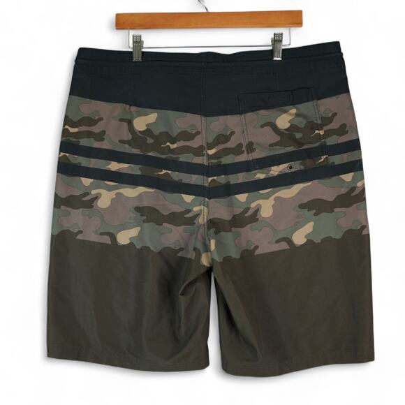 Old Navy California Board Shorts Mens 38x9 Camo Swimwear Beach Stretch - Picture 2 of 10